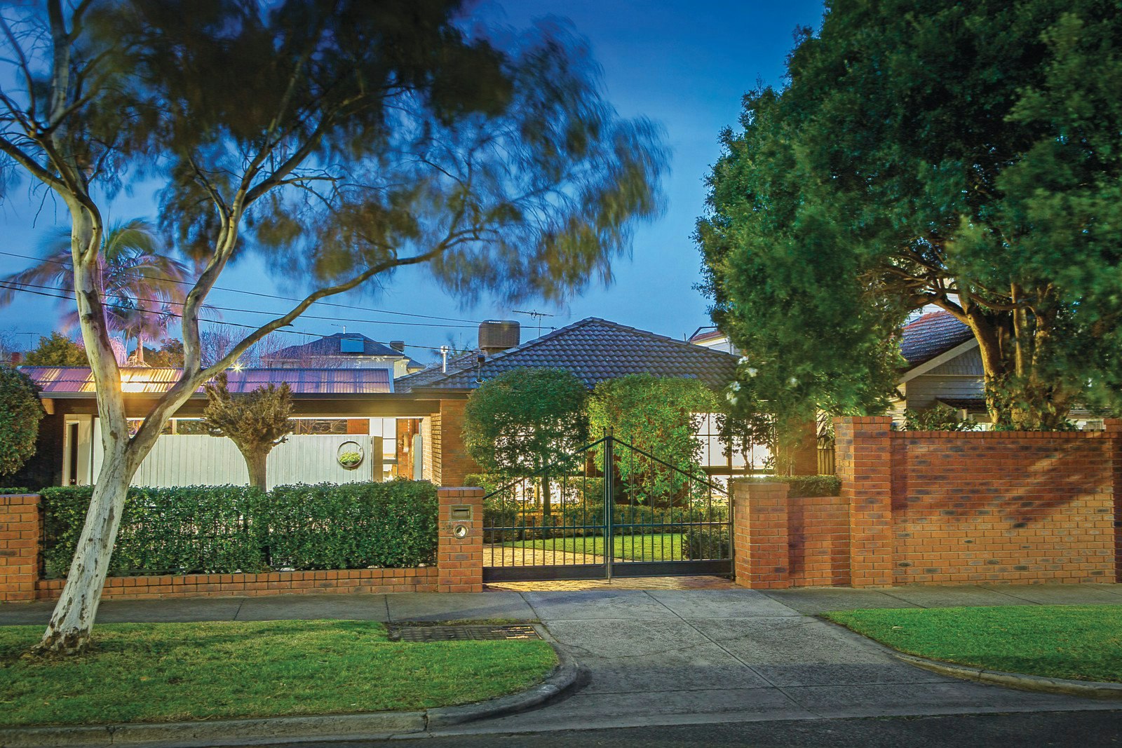 32 Retreat Road, Hampton, VIC
