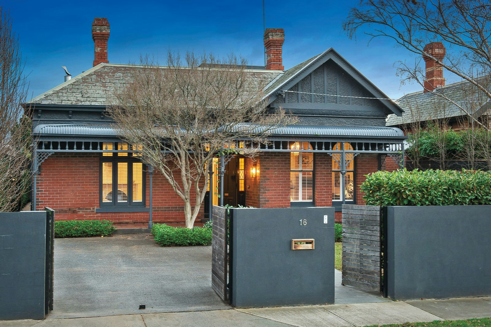 16 Bailey Avenue, Armadale, VIC