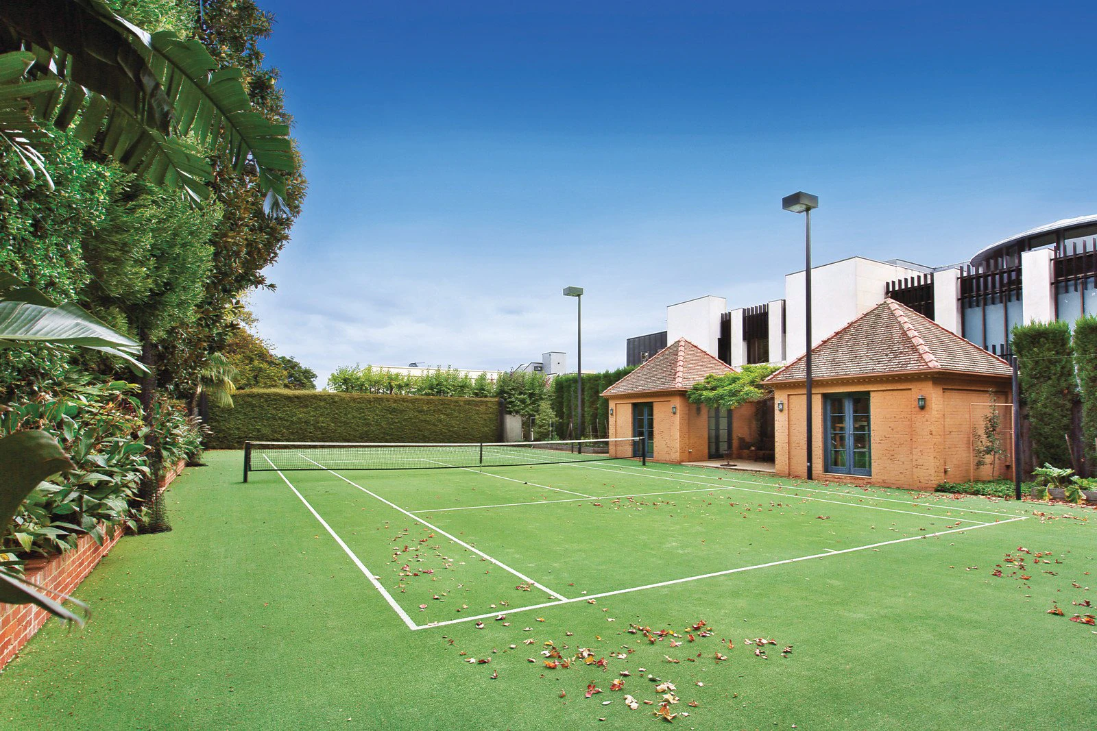 16 Stradbroke Avenue, Toorak, VIC