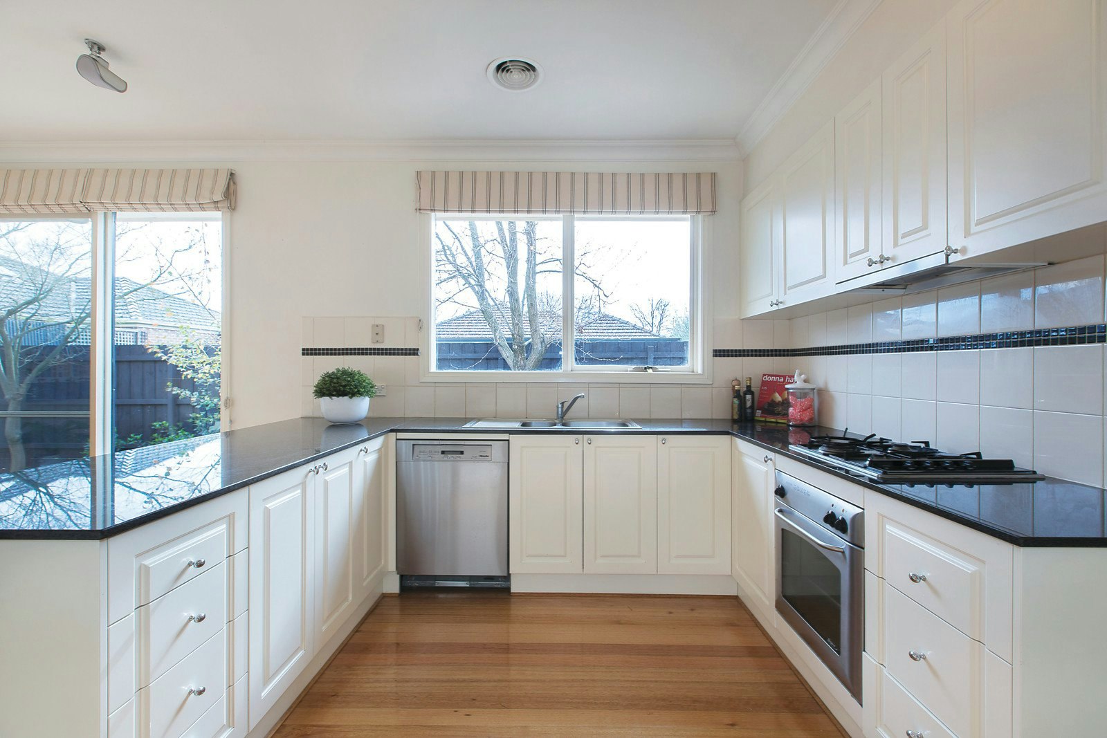 2/51 Wandsworth Road, Surrey Hills, VIC