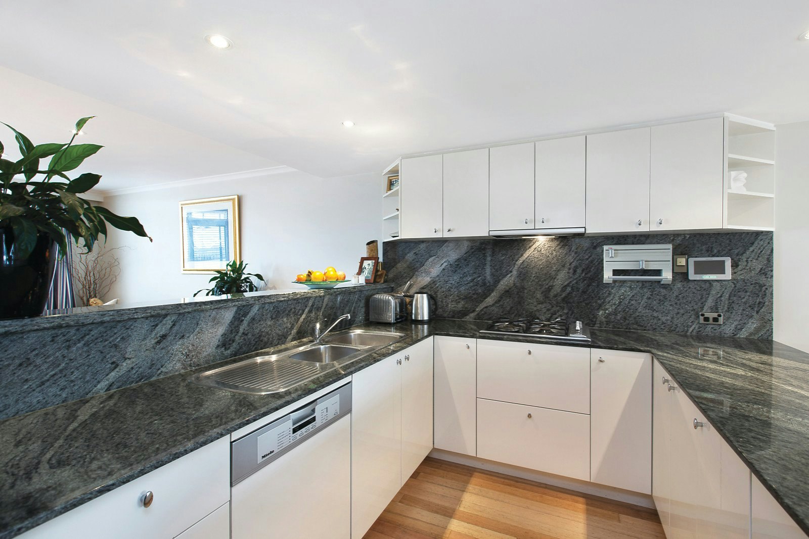 4 Beacon Vista, Port Melbourne, VIC