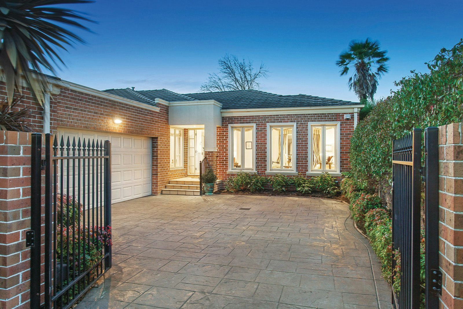 2/51 Wandsworth Road, Surrey Hills, VIC
