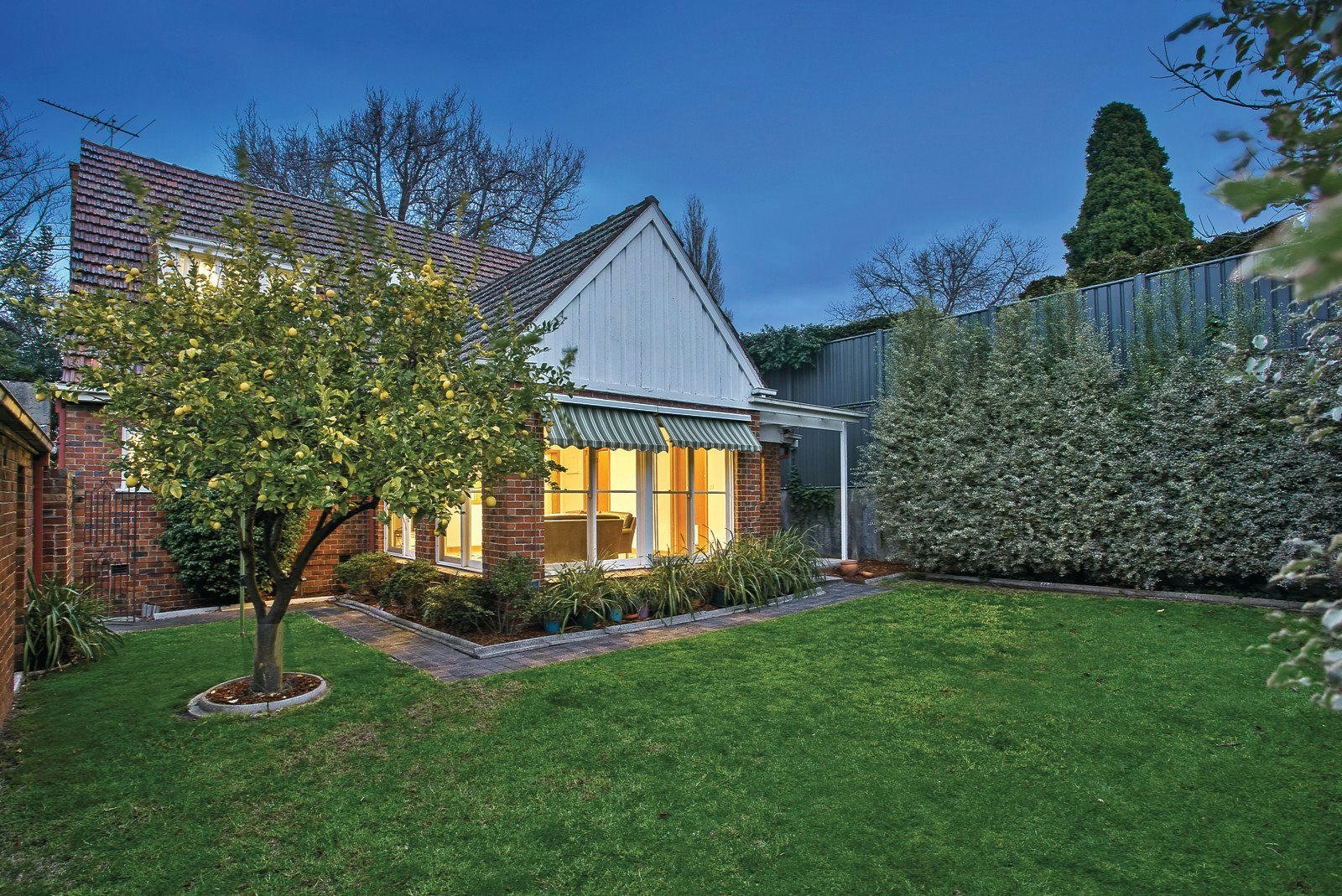 2 Tregarron Avenue, Kew, VIC