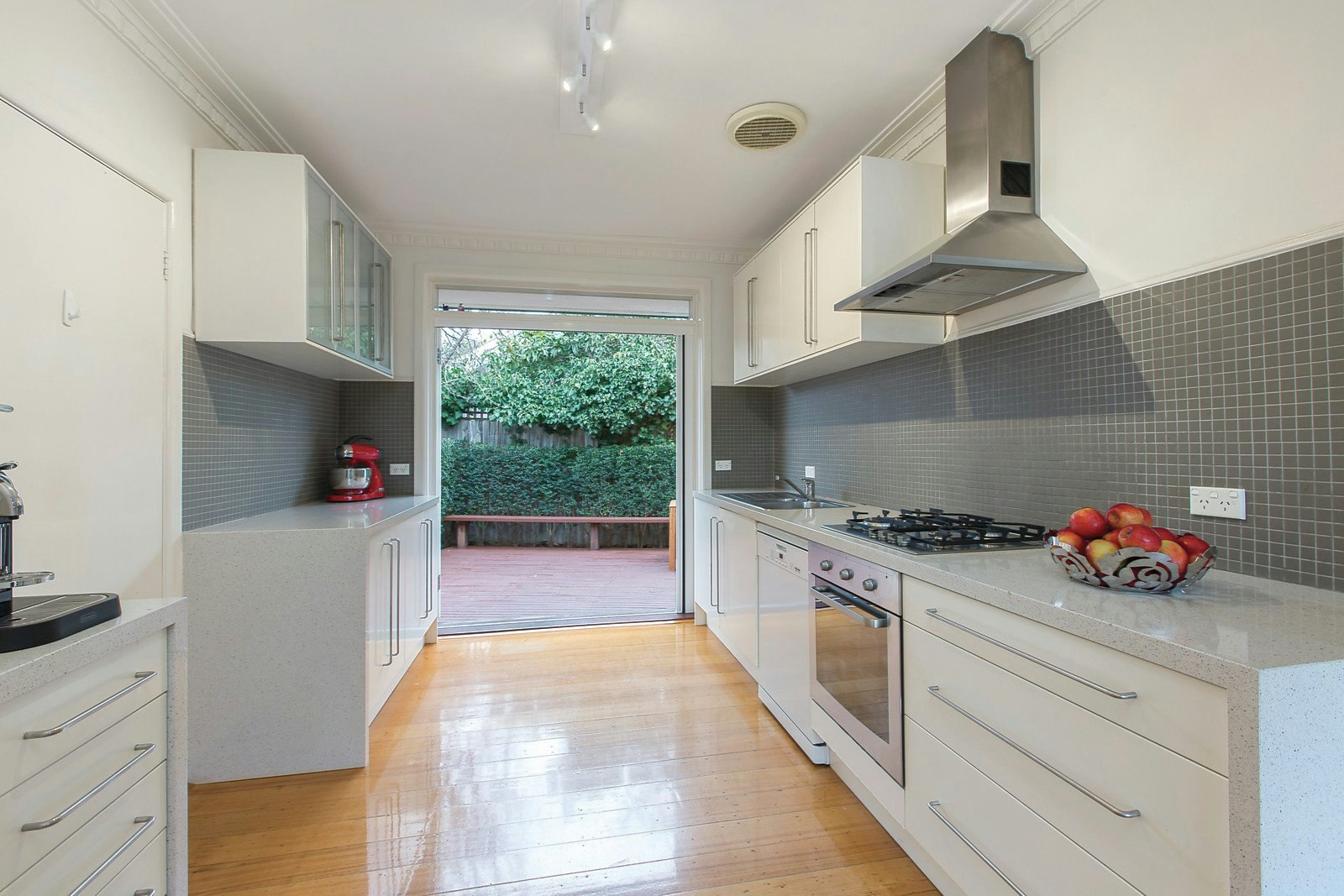 13/4 Hillside Parade, Glen Iris, VIC