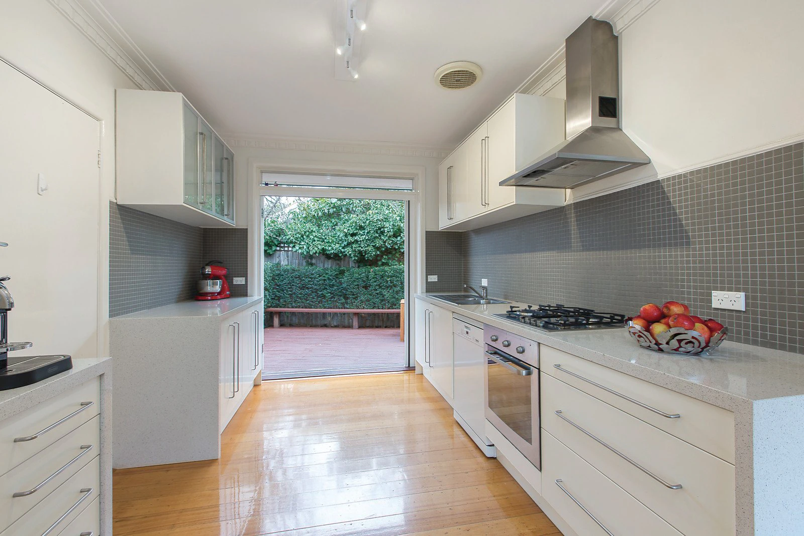 13/4 Hillside Parade, Glen Iris, VIC