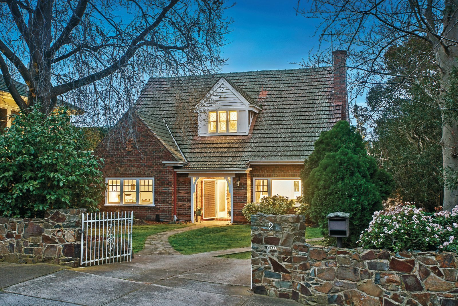 2 Tregarron Avenue, Kew, VIC