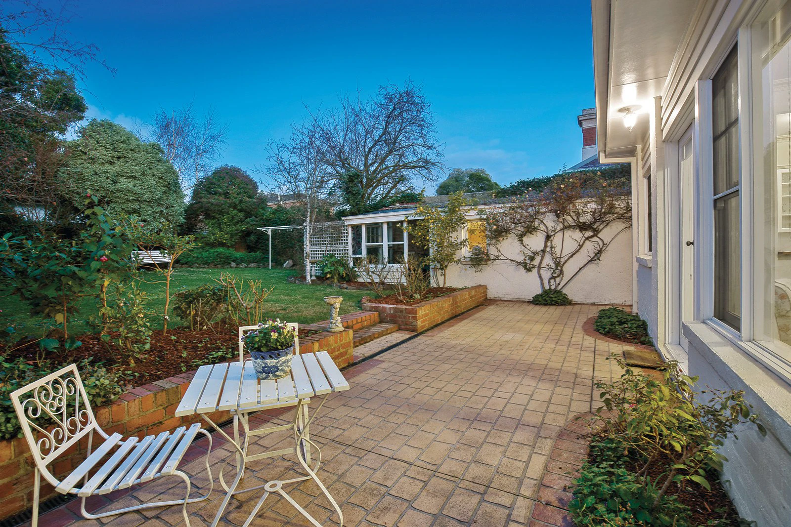 16 Leopold Crescent, Mont Albert, VIC