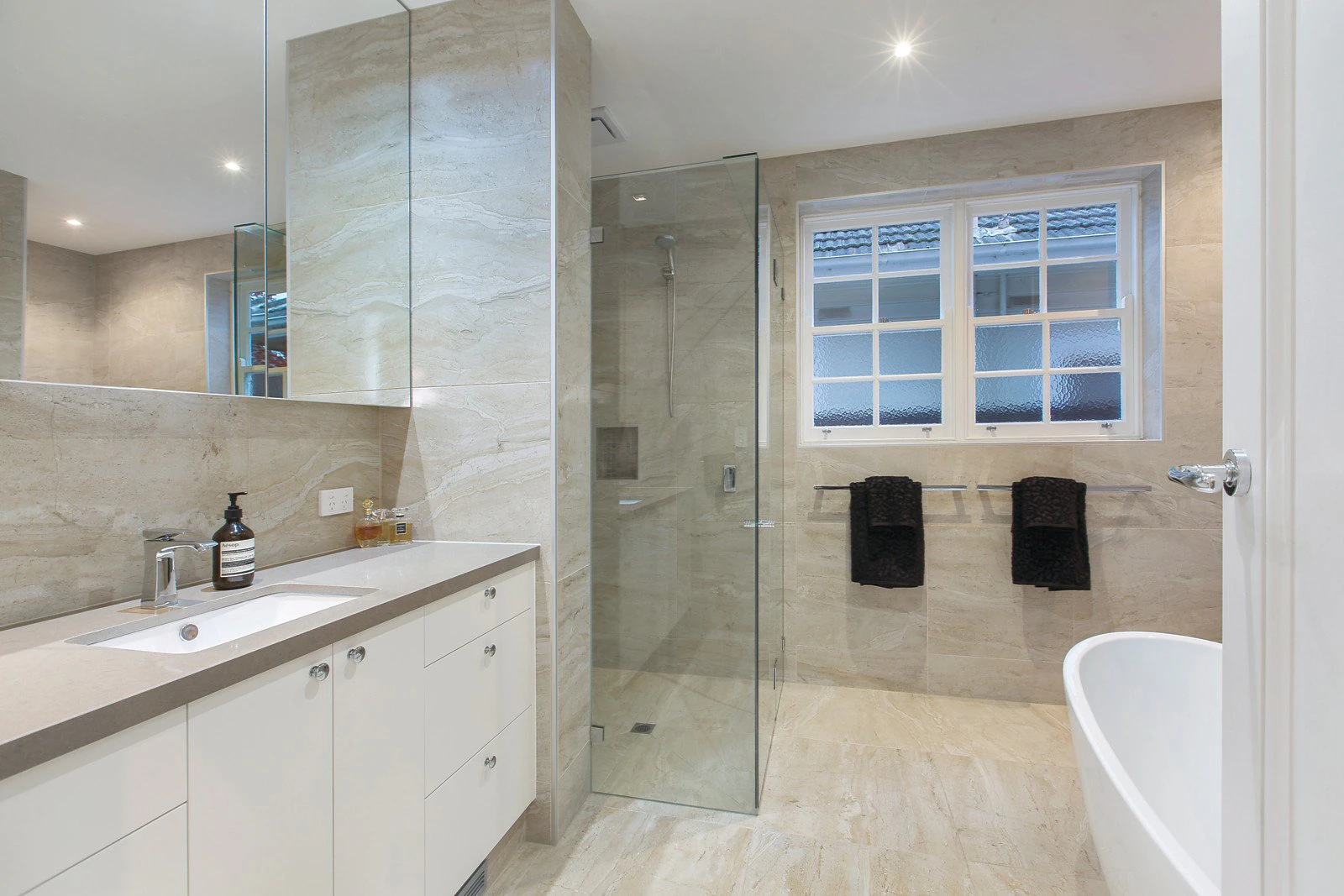 4 Newton Street, Surrey Hills, VIC