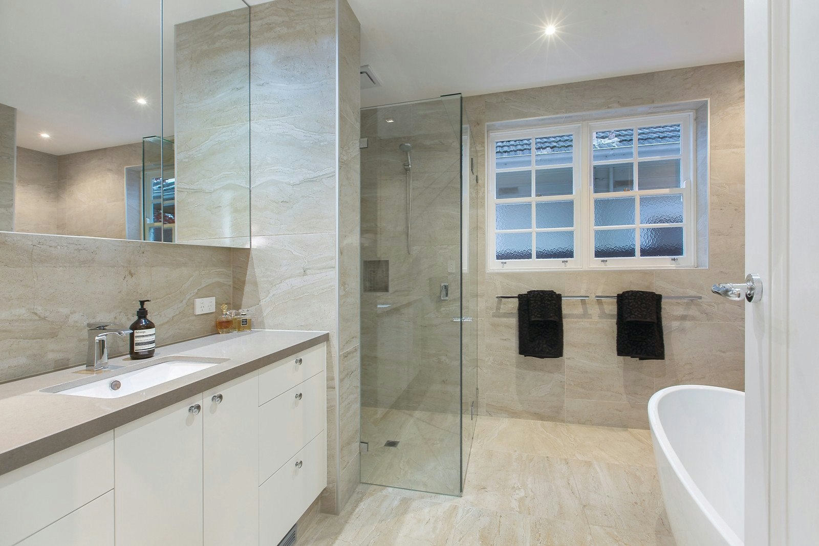 4 Newton Street, Surrey Hills, VIC