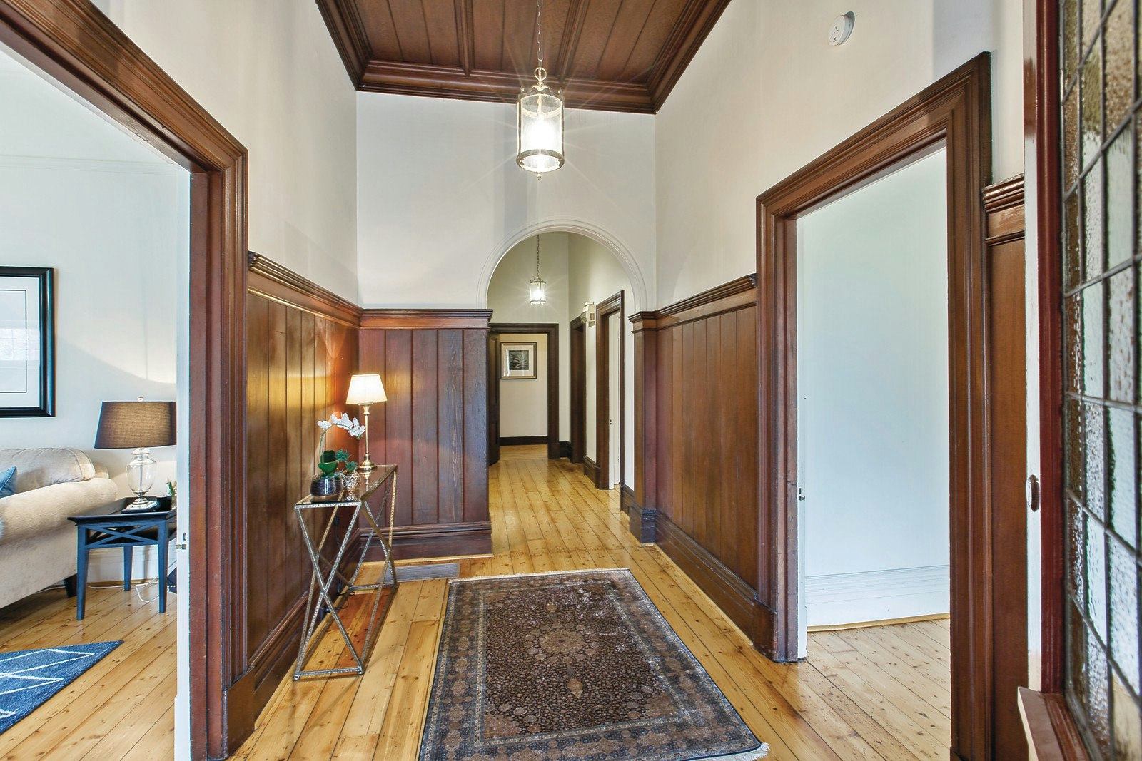 1 Balwyn Road, Canterbury, VIC