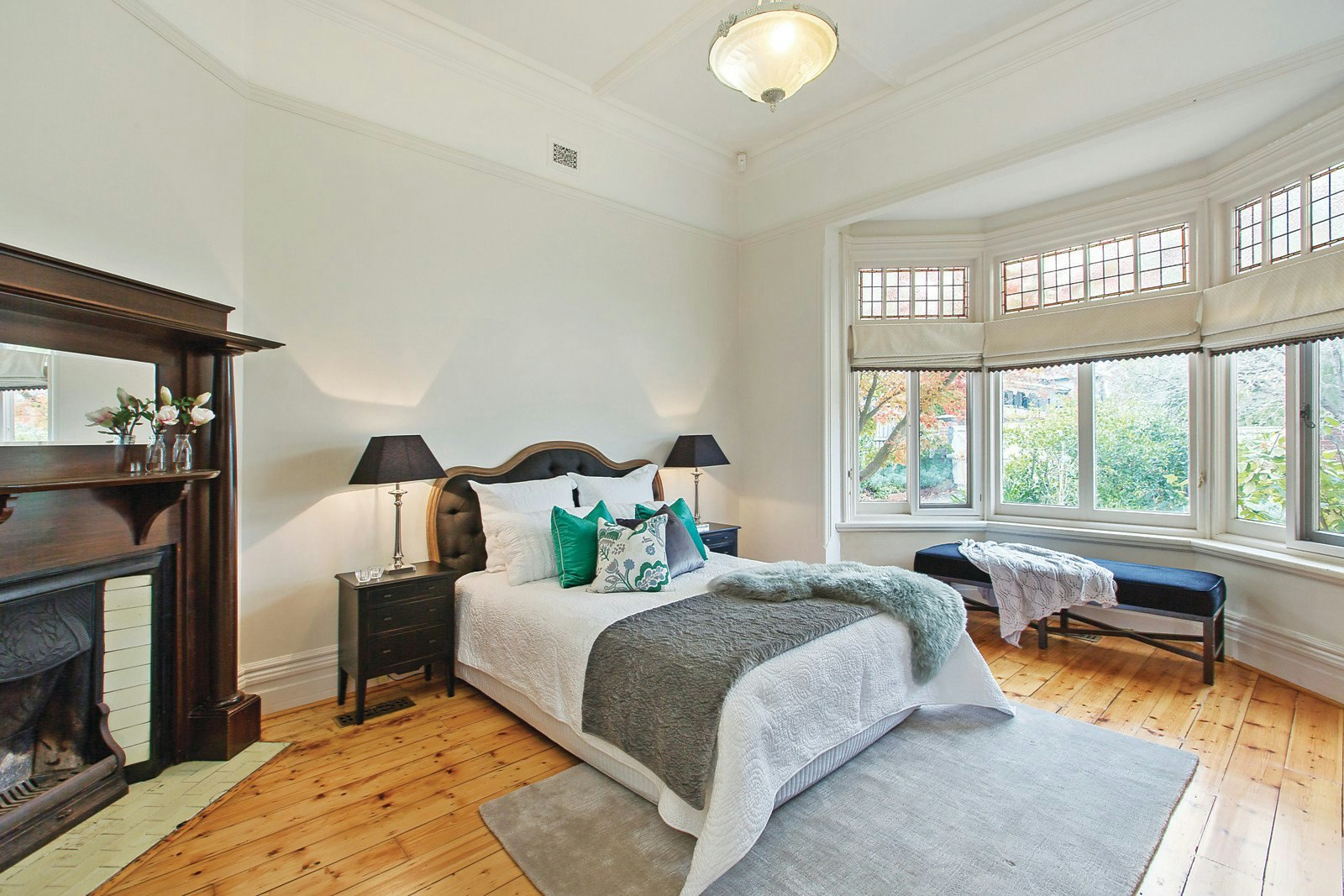 1 Balwyn Road, Canterbury, VIC