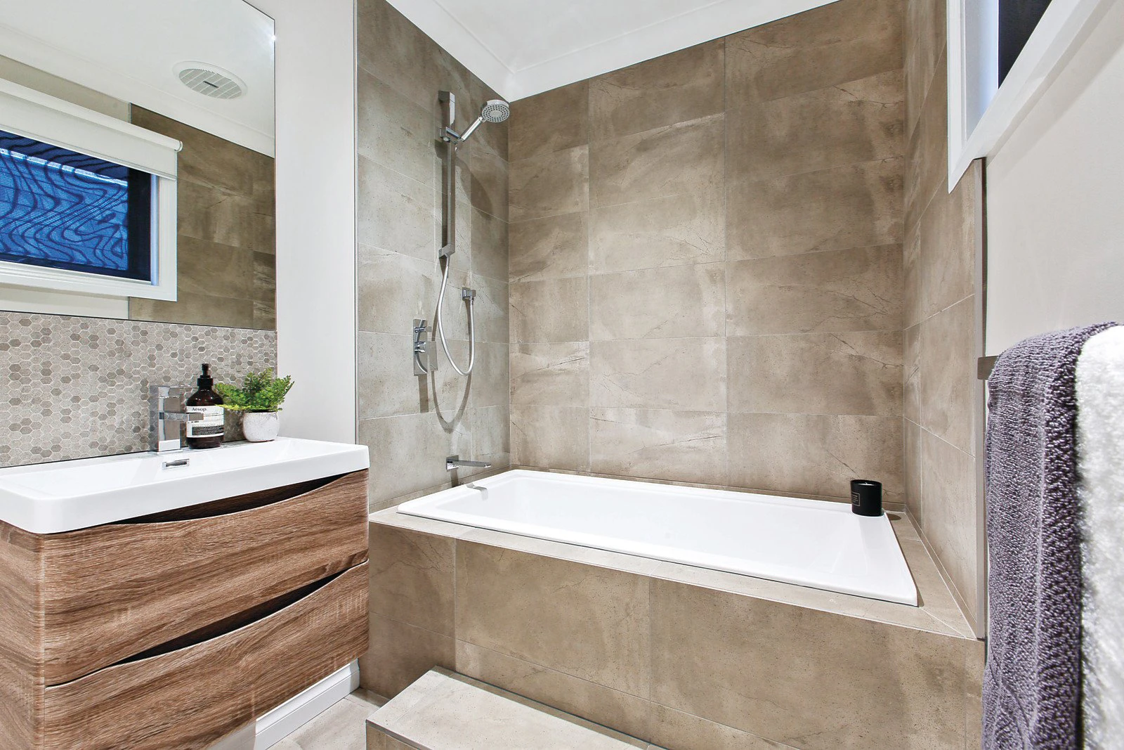 3 Ermington Place, Kew, VIC