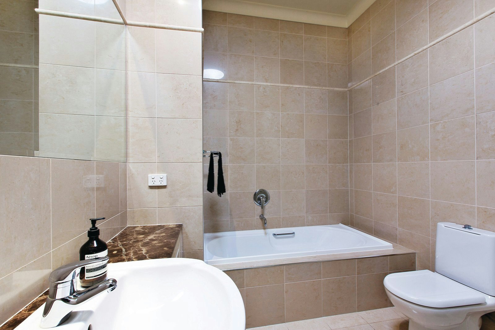 1/136 Yarrbat Avenue, Balwyn, VIC