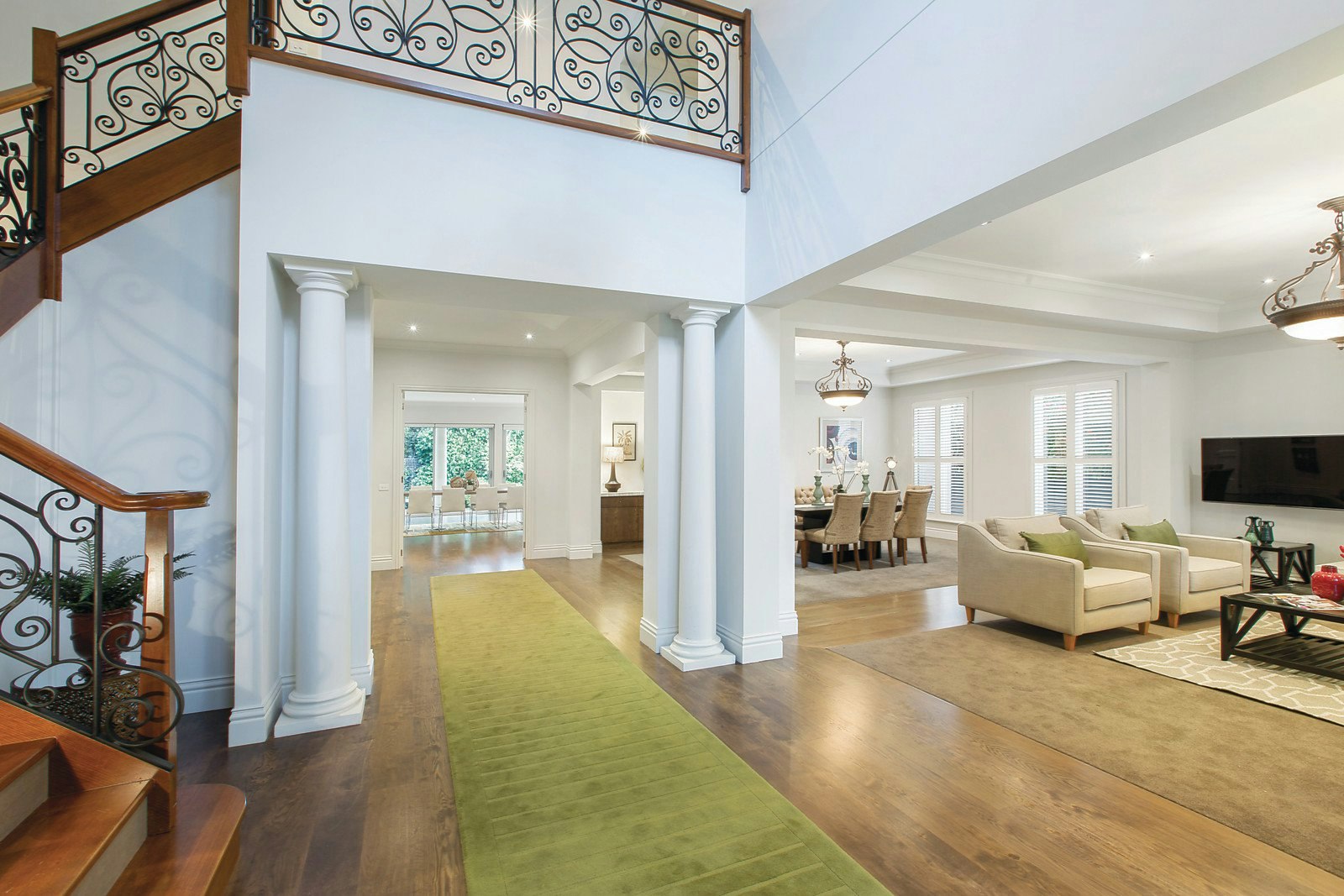 18 Wandsworth Road, Surrey Hills, VIC