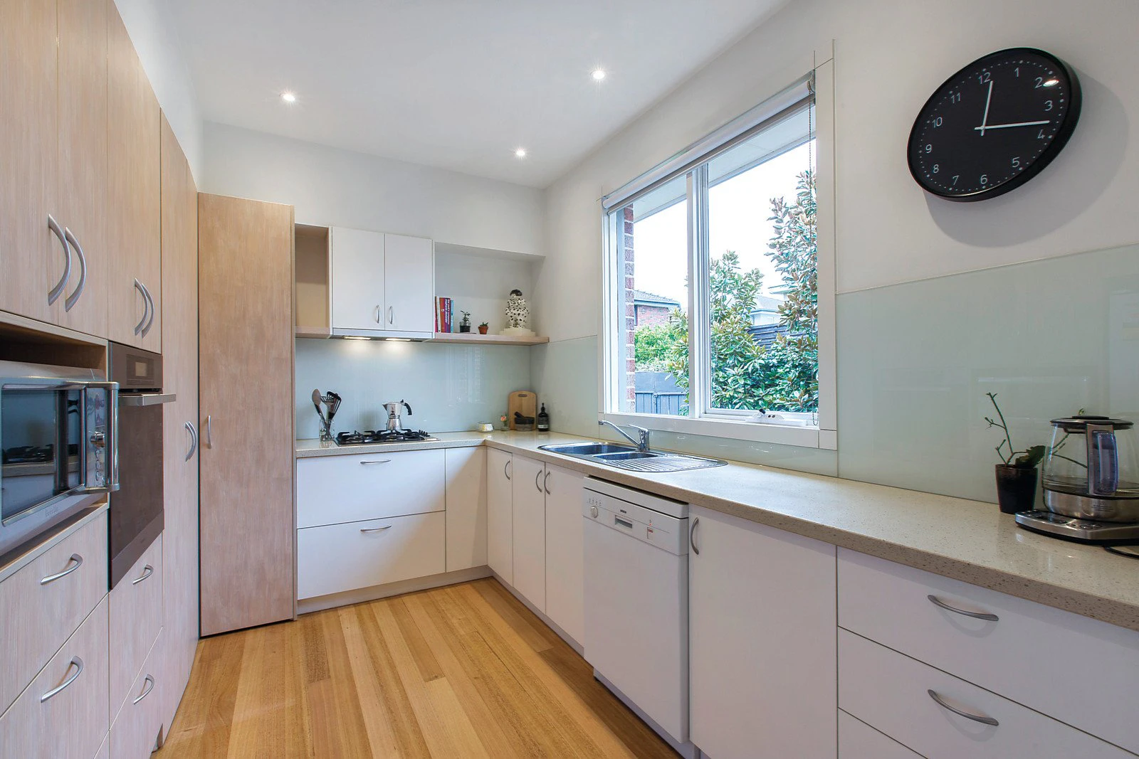2/24 Hawthorn Avenue, Caulfield North, VIC