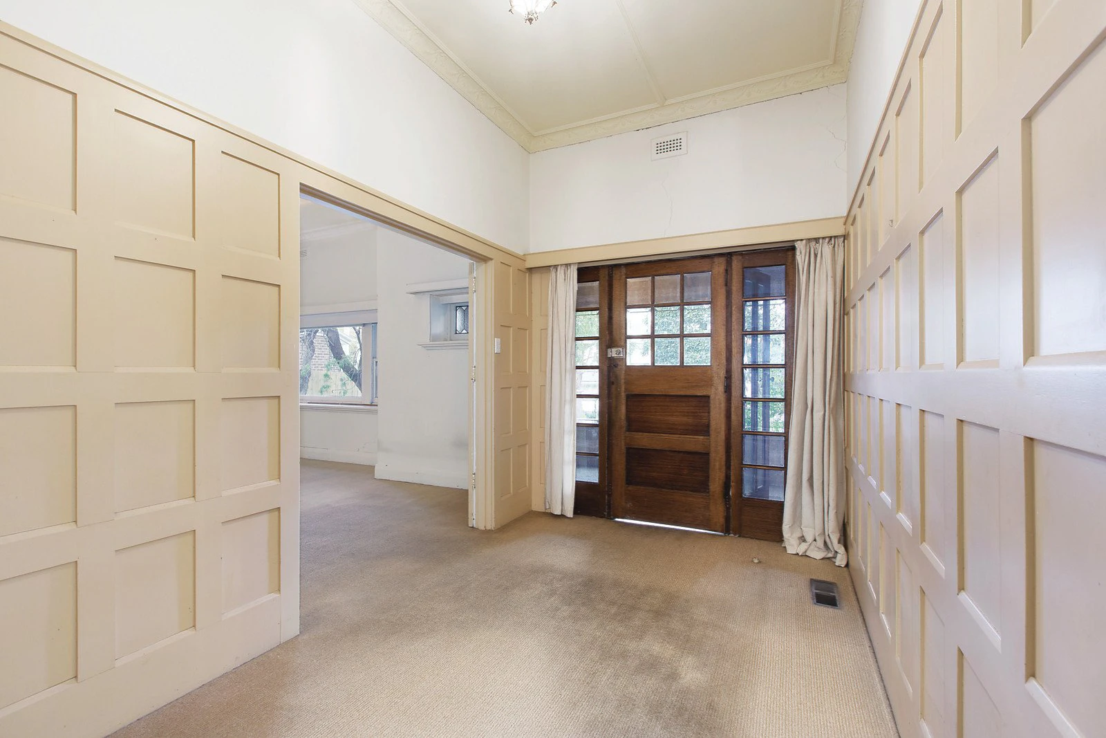 1 Ferncroft Avenue, Malvern East, VIC