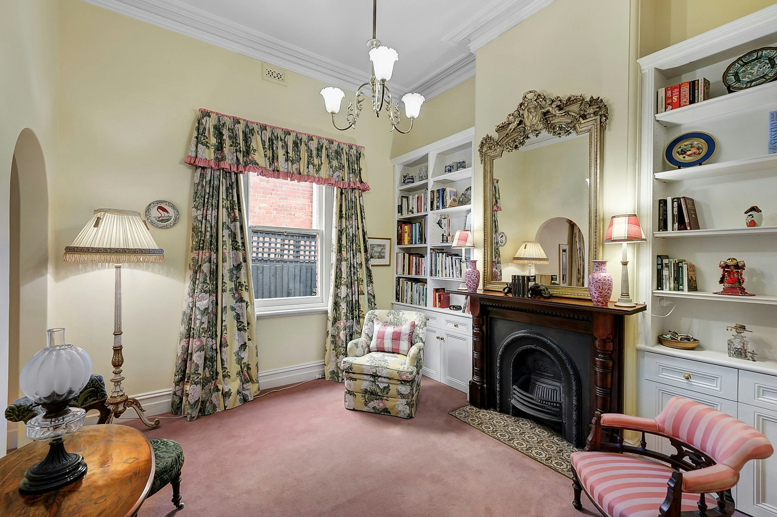 37 Fernhurst Grove, Kew, VIC