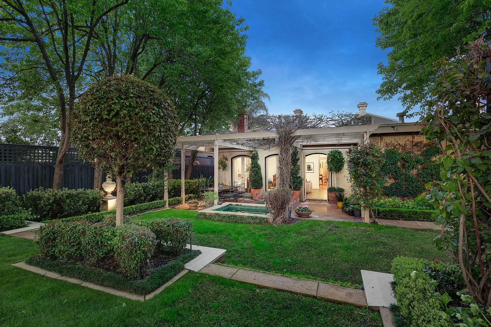 37 Fernhurst Grove, Kew, VIC