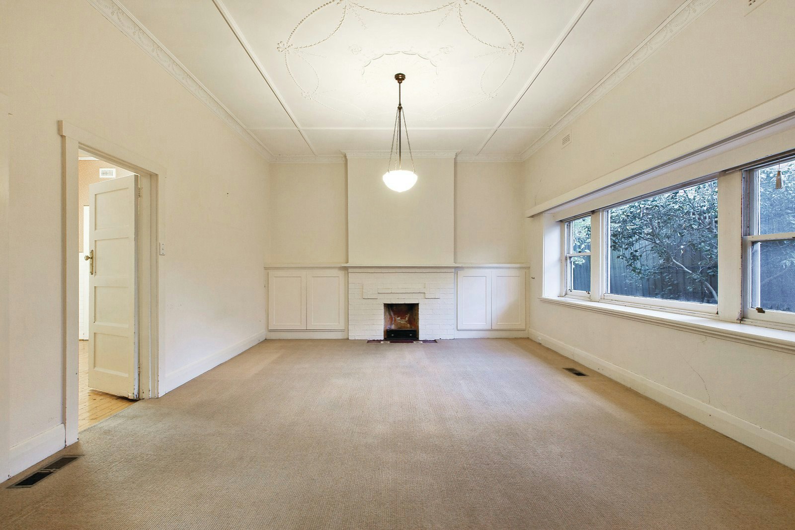 1 Ferncroft Avenue, Malvern East, VIC