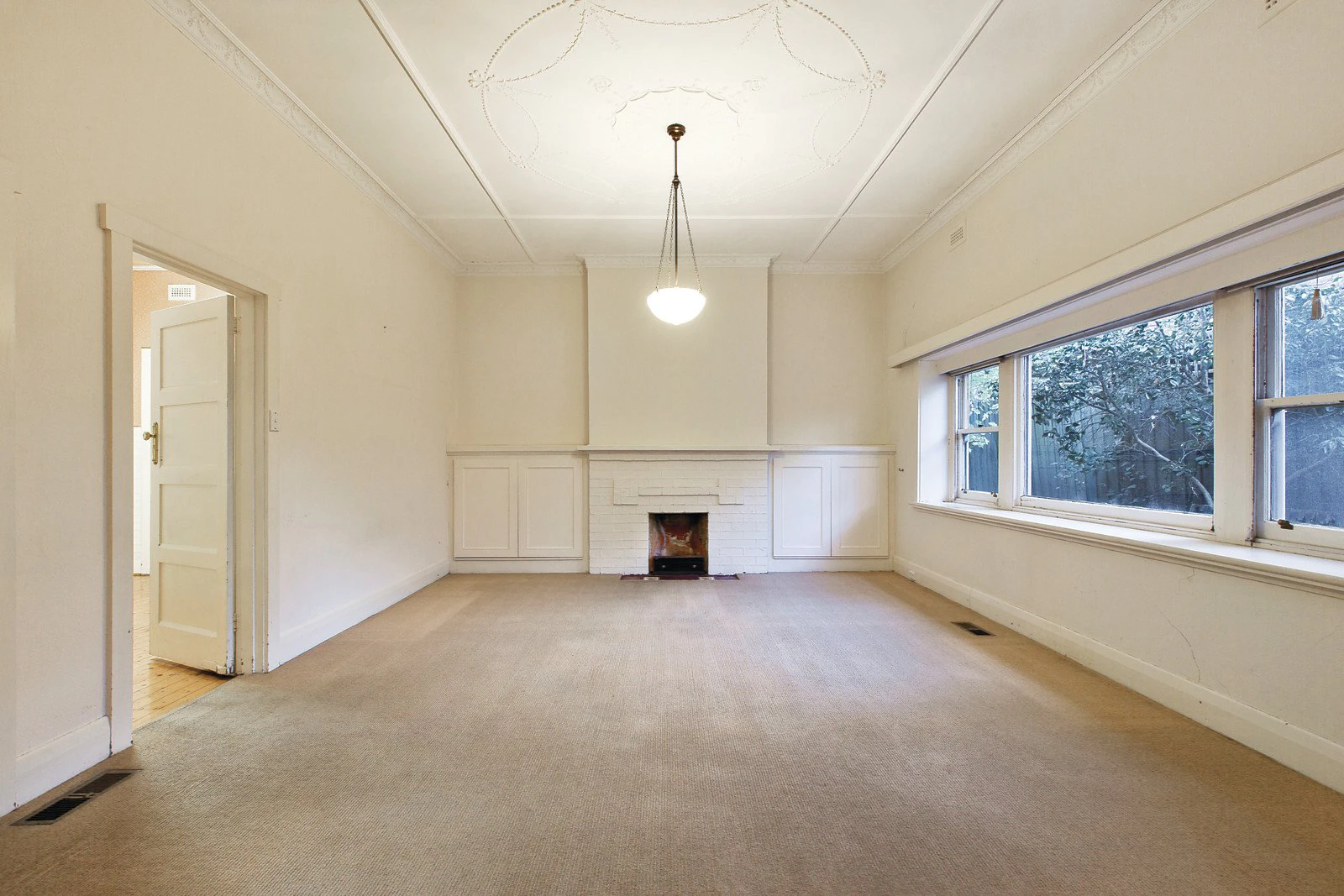 1 Ferncroft Avenue, Malvern East, VIC