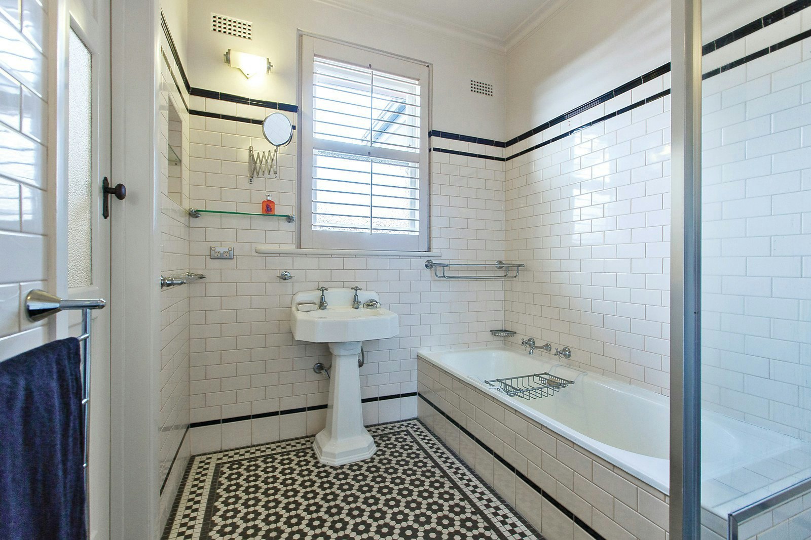 15 Binnie Street, Brighton East, VIC