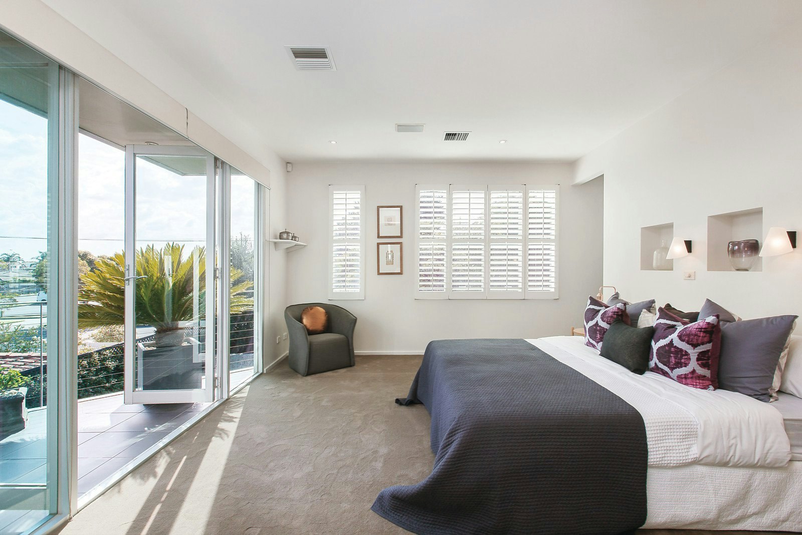 16 Holyrood Street, Hampton, VIC