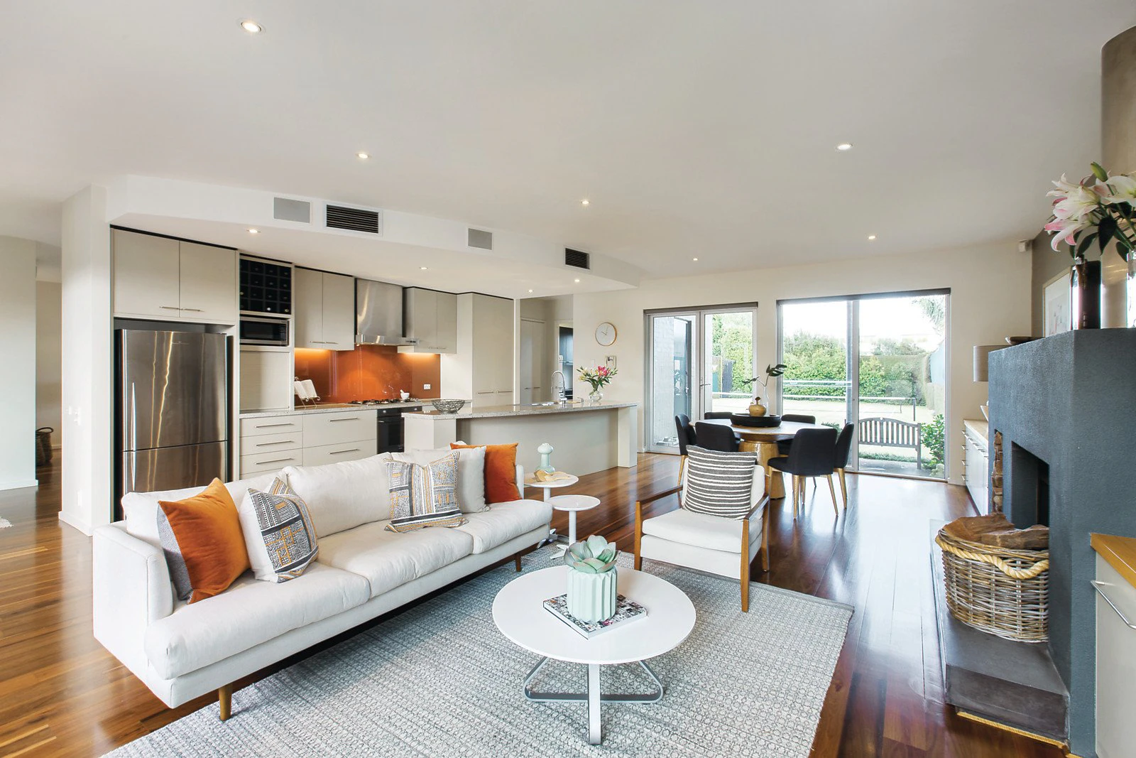 16 Holyrood Street, Hampton, VIC
