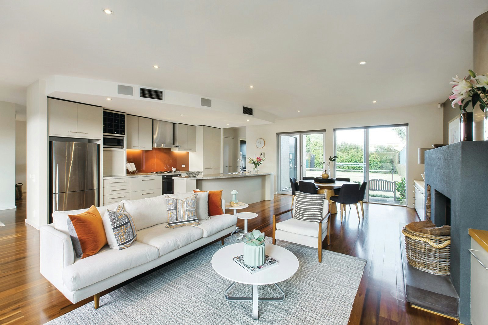 16 Holyrood Street, Hampton, VIC