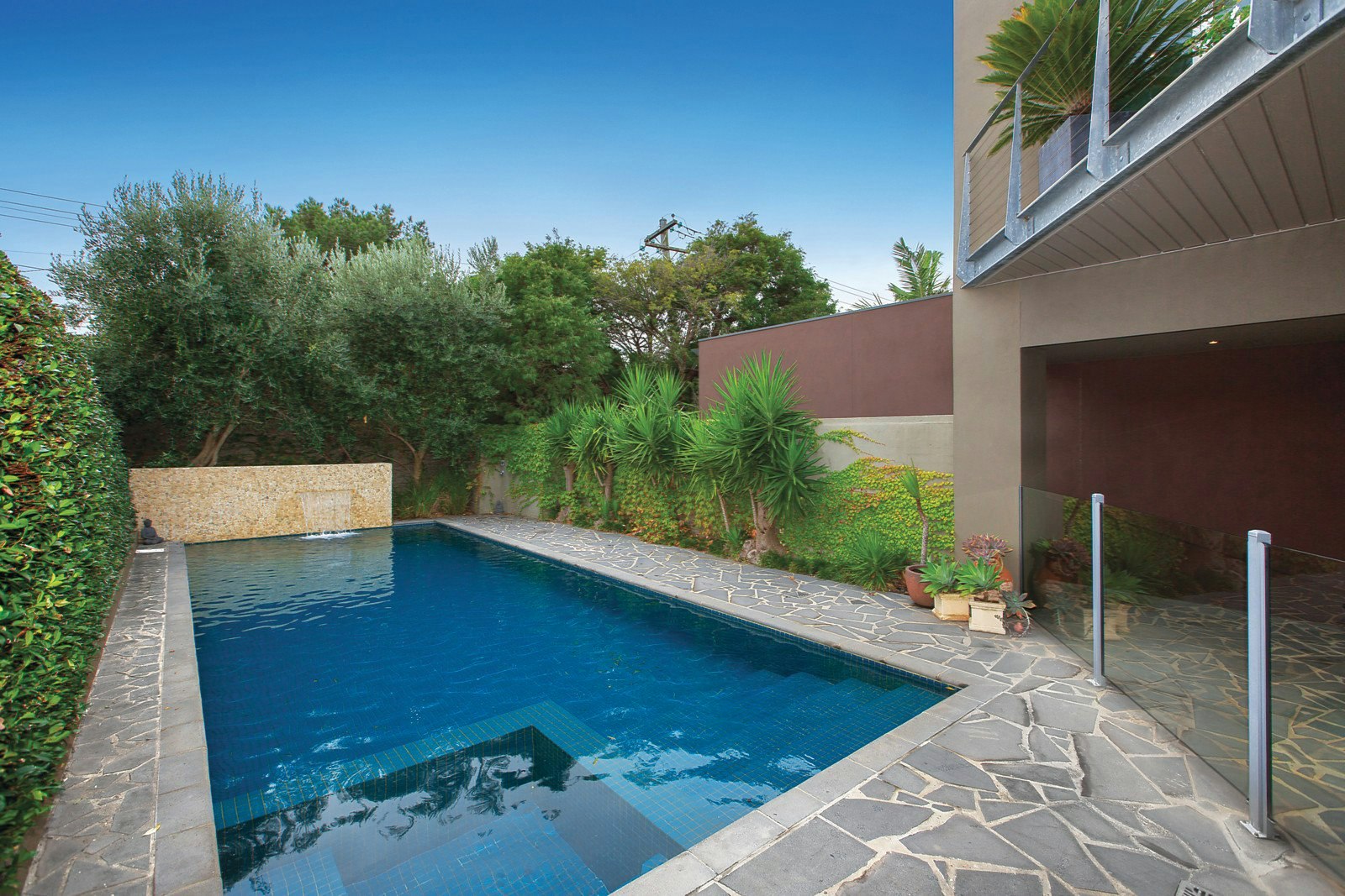 16 Holyrood Street, Hampton, VIC