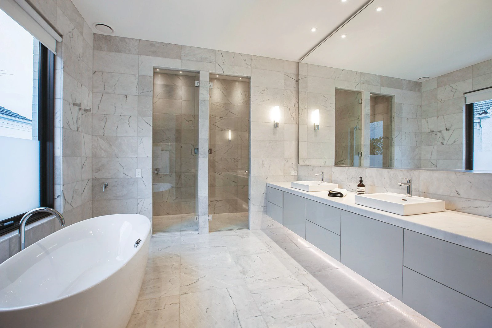 9 Lisbuoy Court, Toorak, VIC