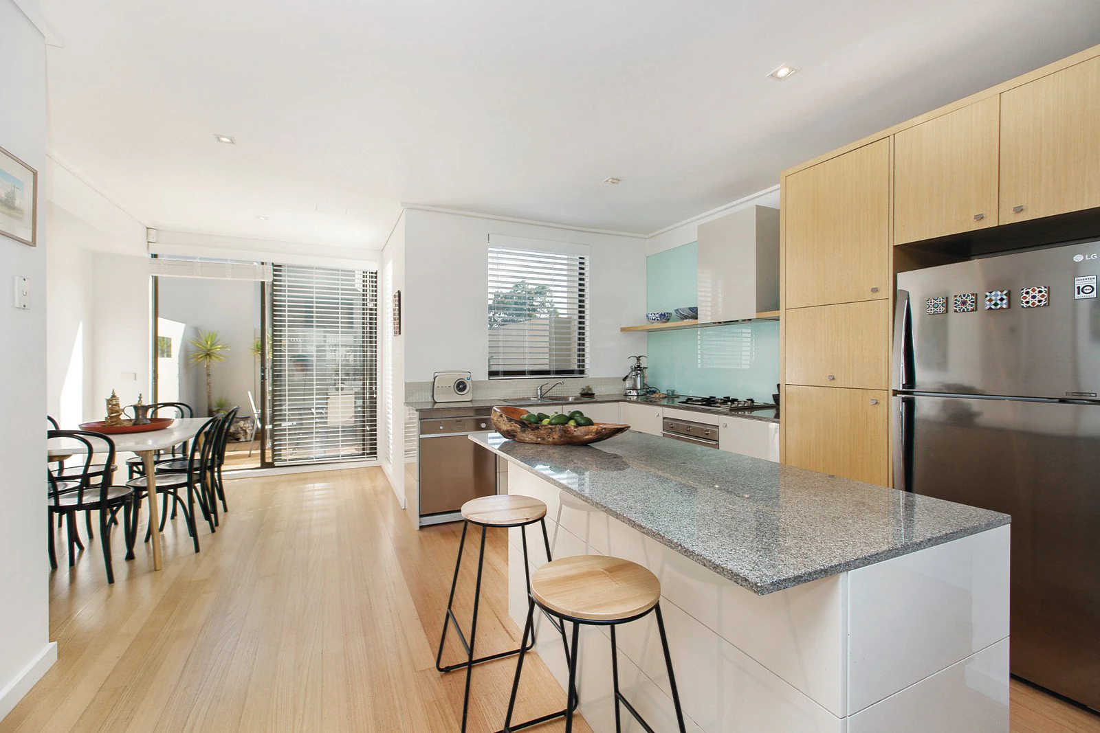 2/97 Cruikshank Street, Port Melbourne, VIC