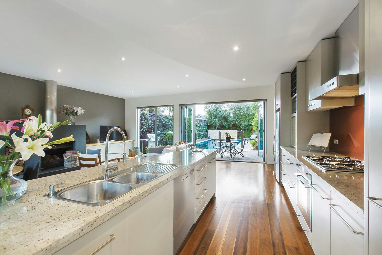 16 Holyrood Street, Hampton, VIC