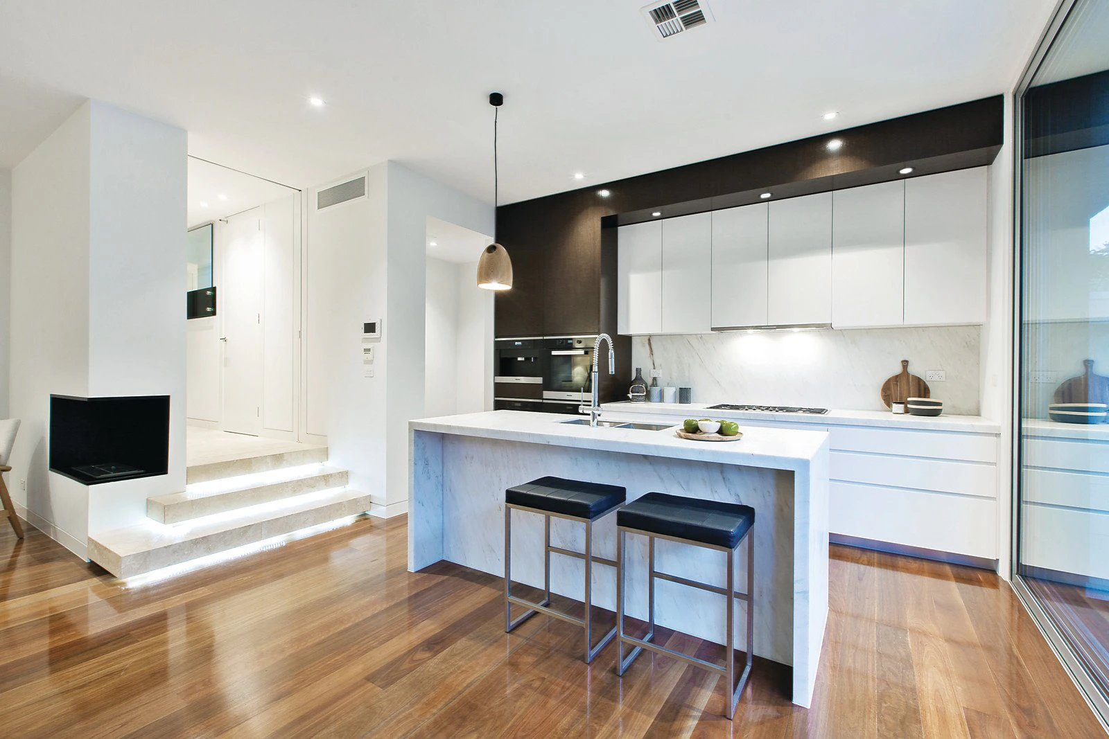 3A Waltham Place, Richmond, VIC