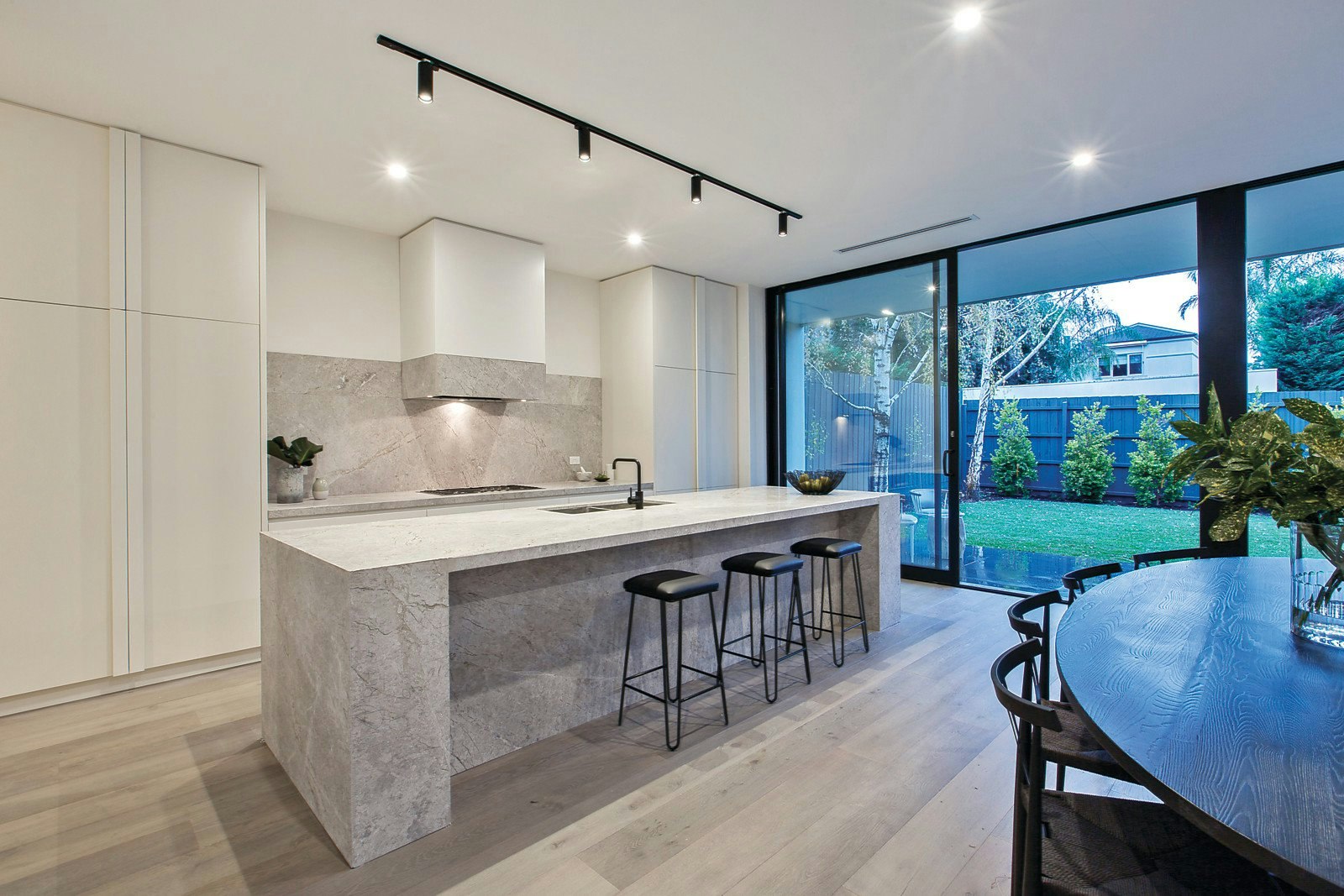 15 Gladstone Avenue, Armadale, VIC