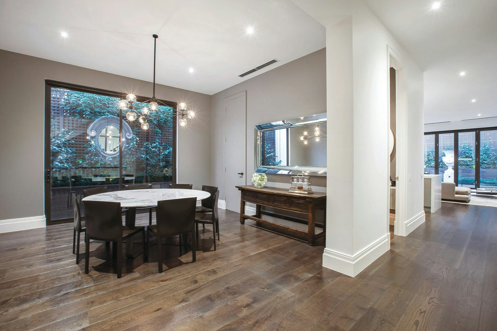 9 Lisbuoy Court, Toorak, VIC