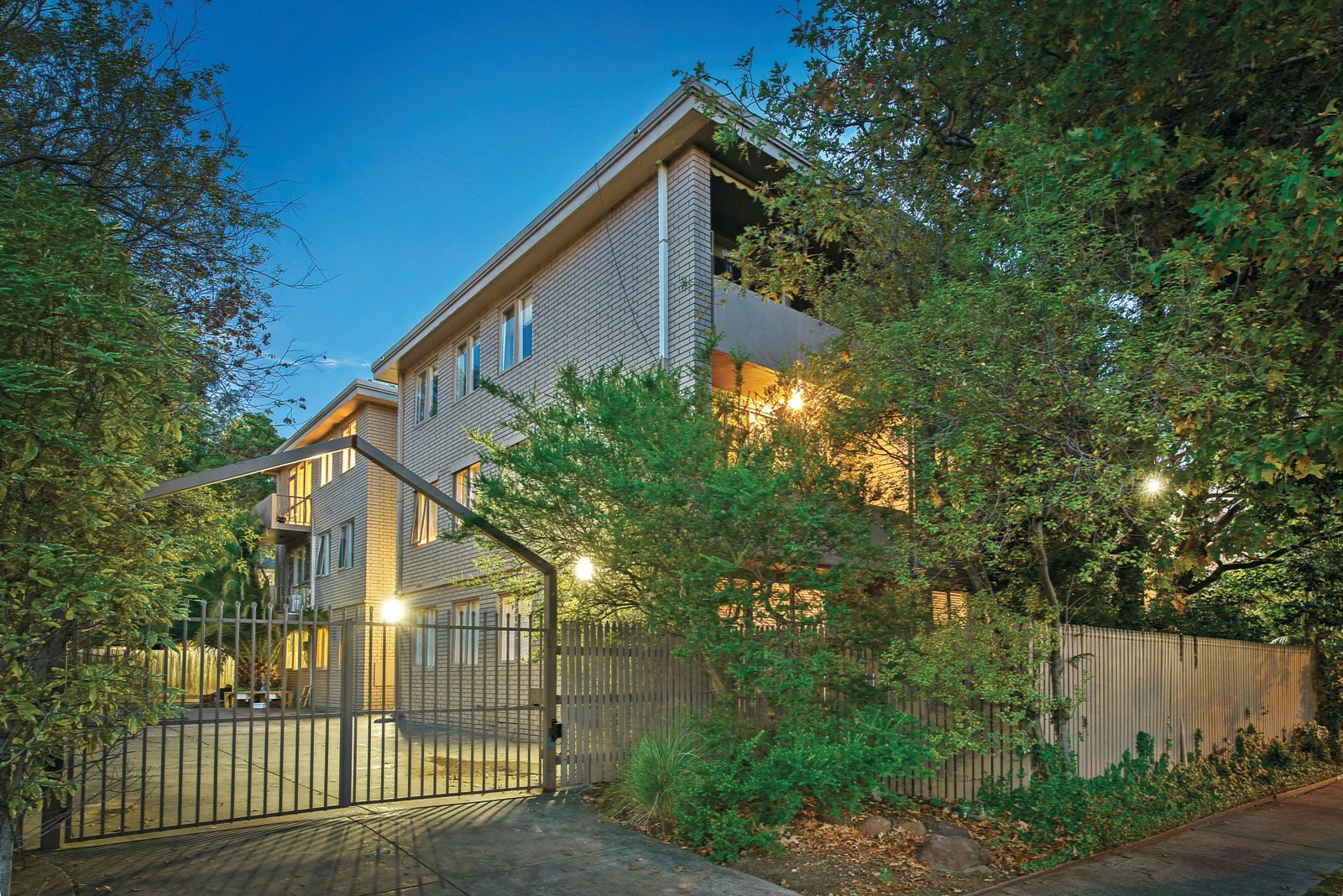 13/13 Lansdowne Road, St Kilda East, VIC