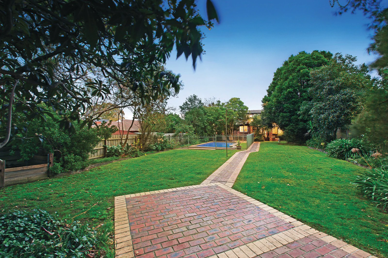 33 Kenmare Street, Mont Albert North, VIC
