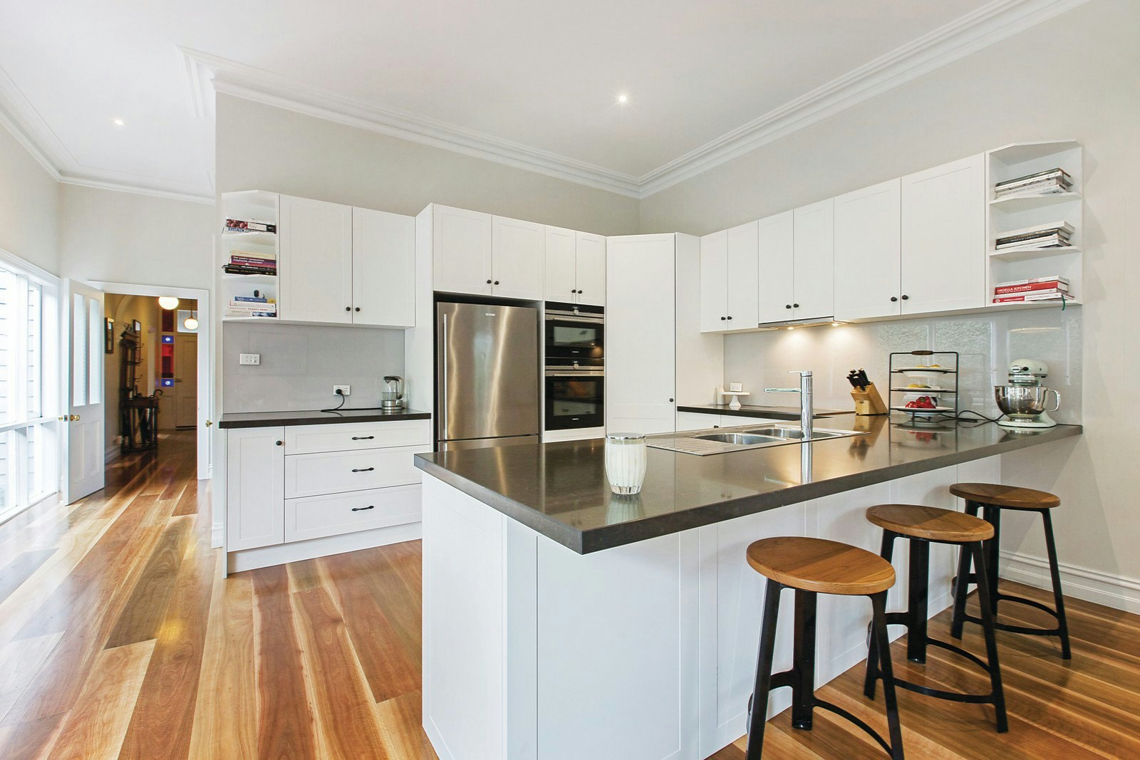 18 Russell Street, Surrey Hills, VIC