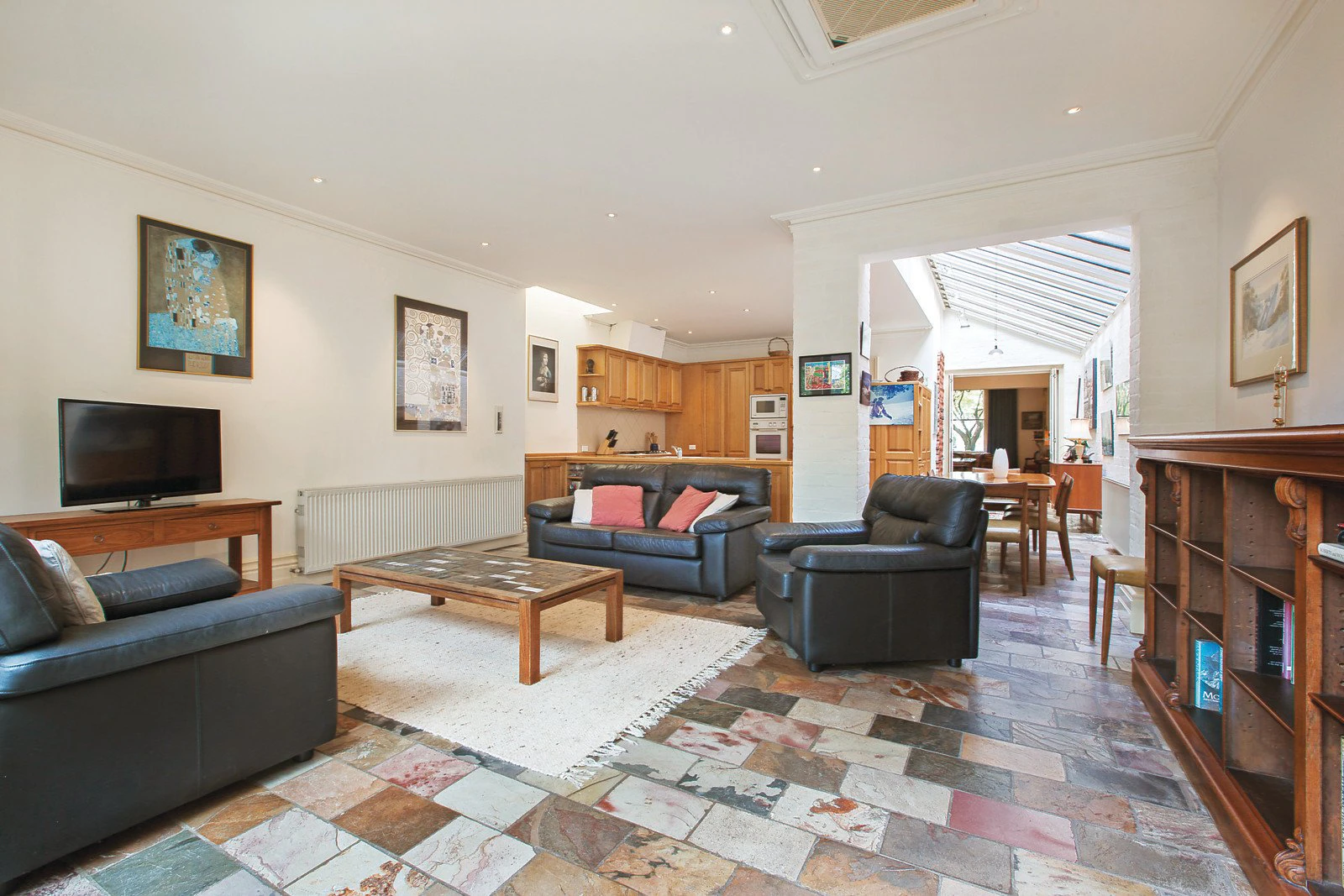47 Howe Crescent, South Melbourne, VIC