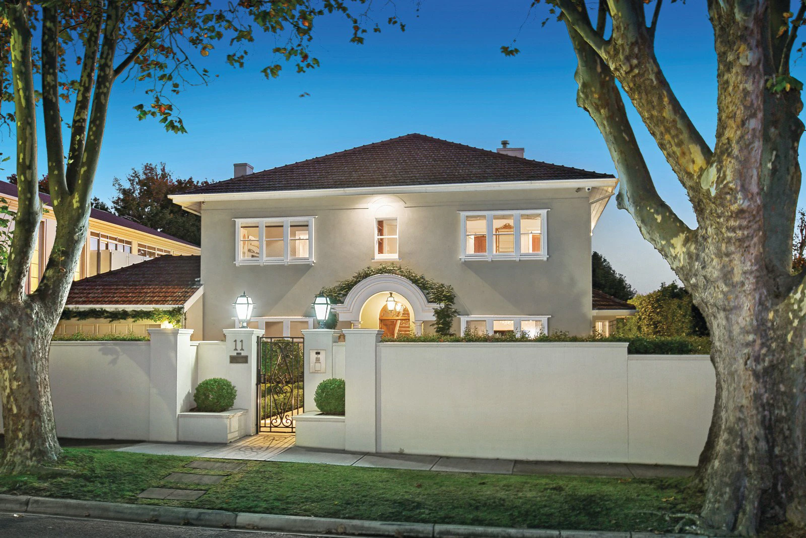 11 Maple Grove, Toorak, VIC