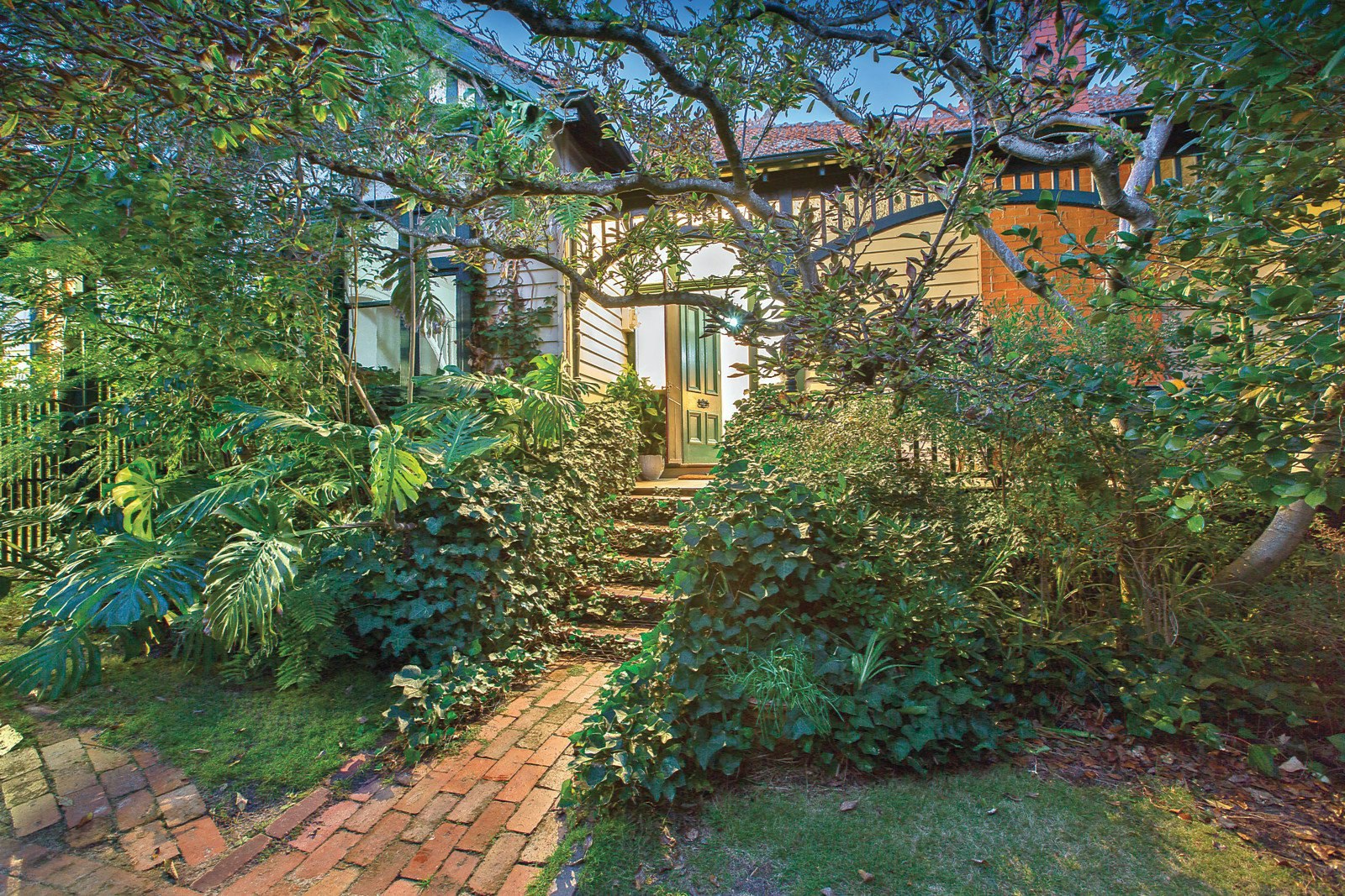 17 View Street, Canterbury, VIC