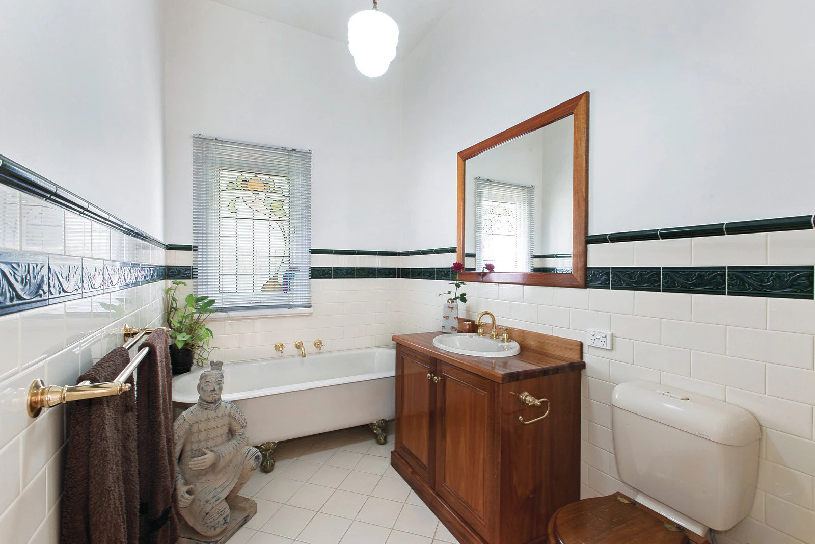 17 View Street, Canterbury, VIC