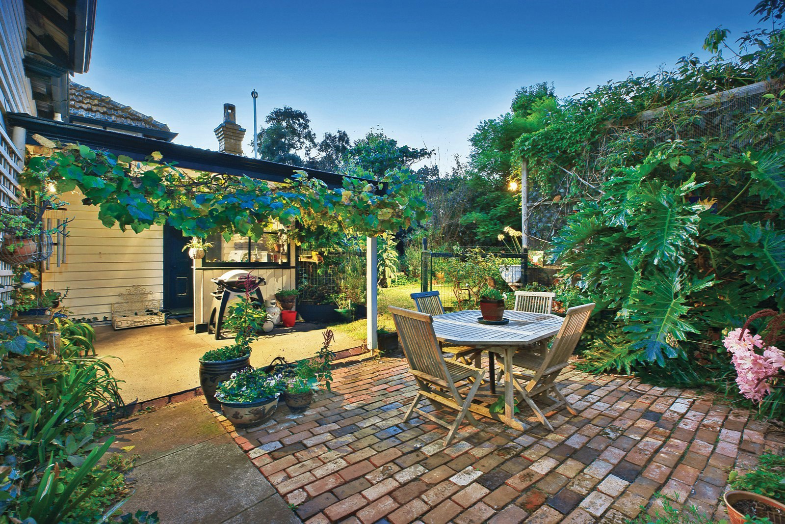 17 View Street, Canterbury, VIC