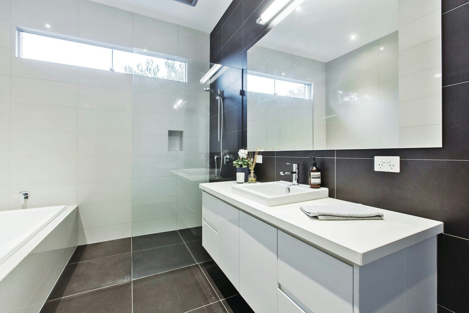 21 Avenue Road, Camberwell, VIC