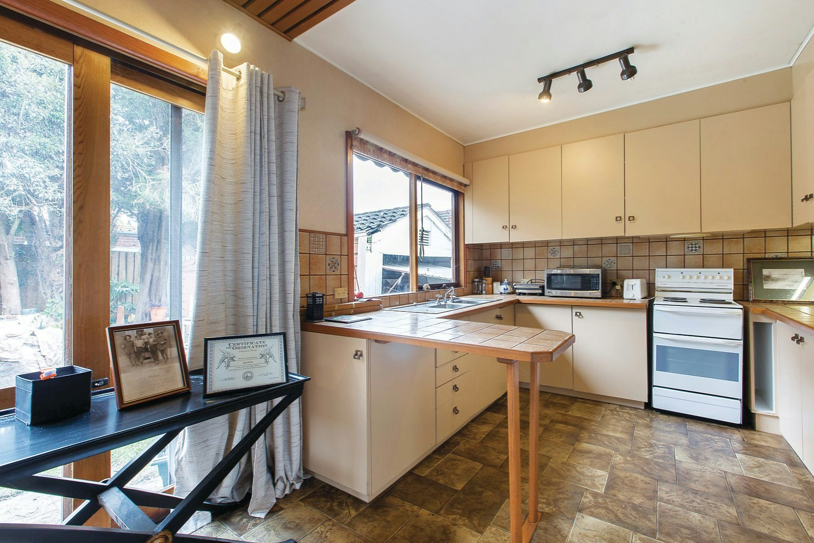 47 View Street, Mont Albert, VIC