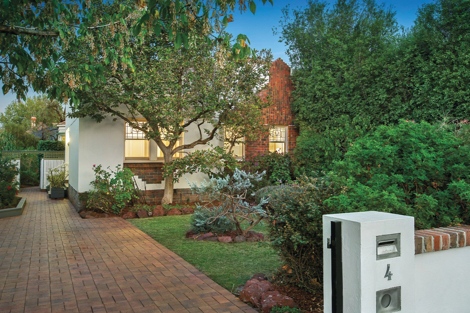 4 Gladstone Avenue, Armadale, VIC