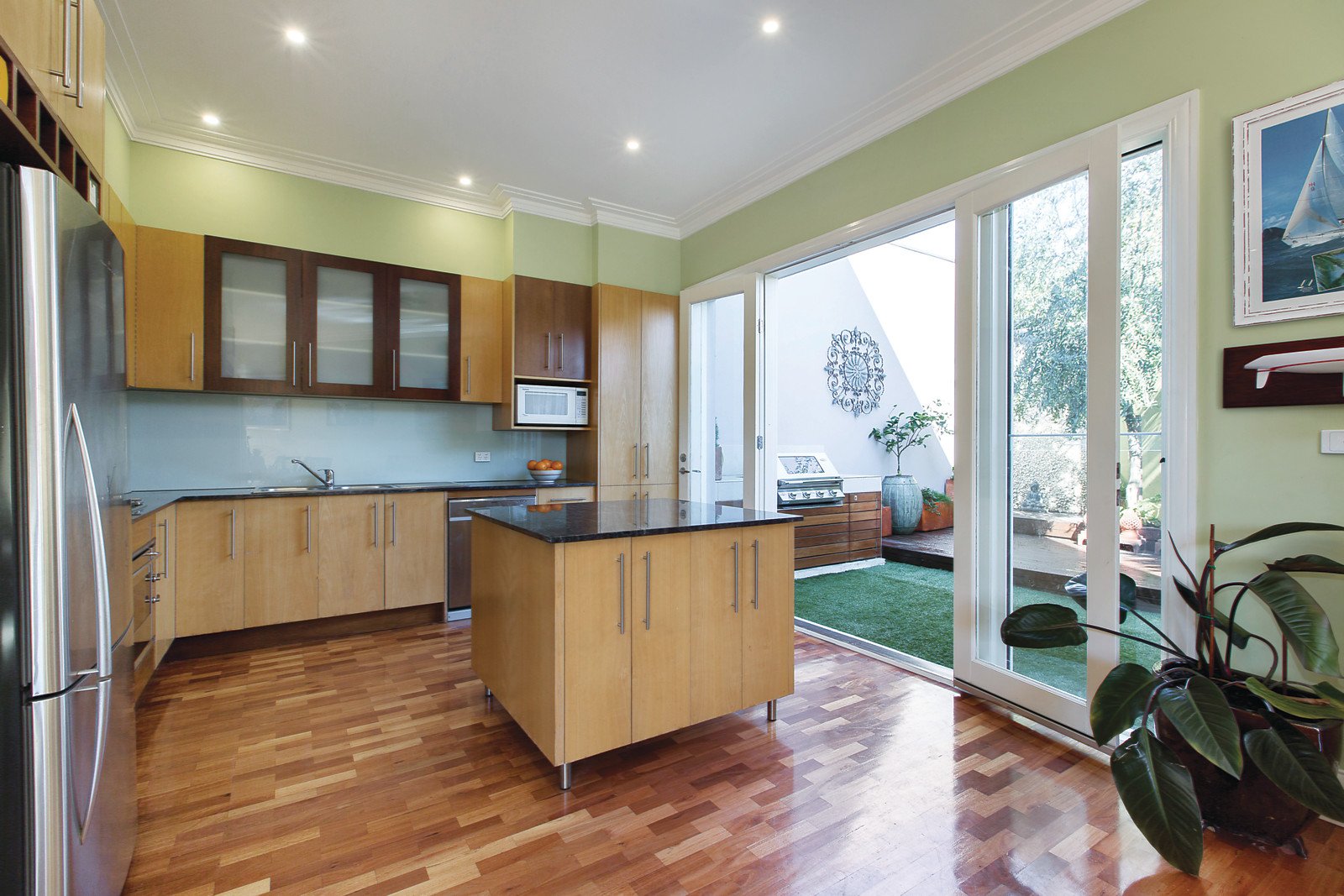 2 Barkly Street, Brighton - Thumbnail 2