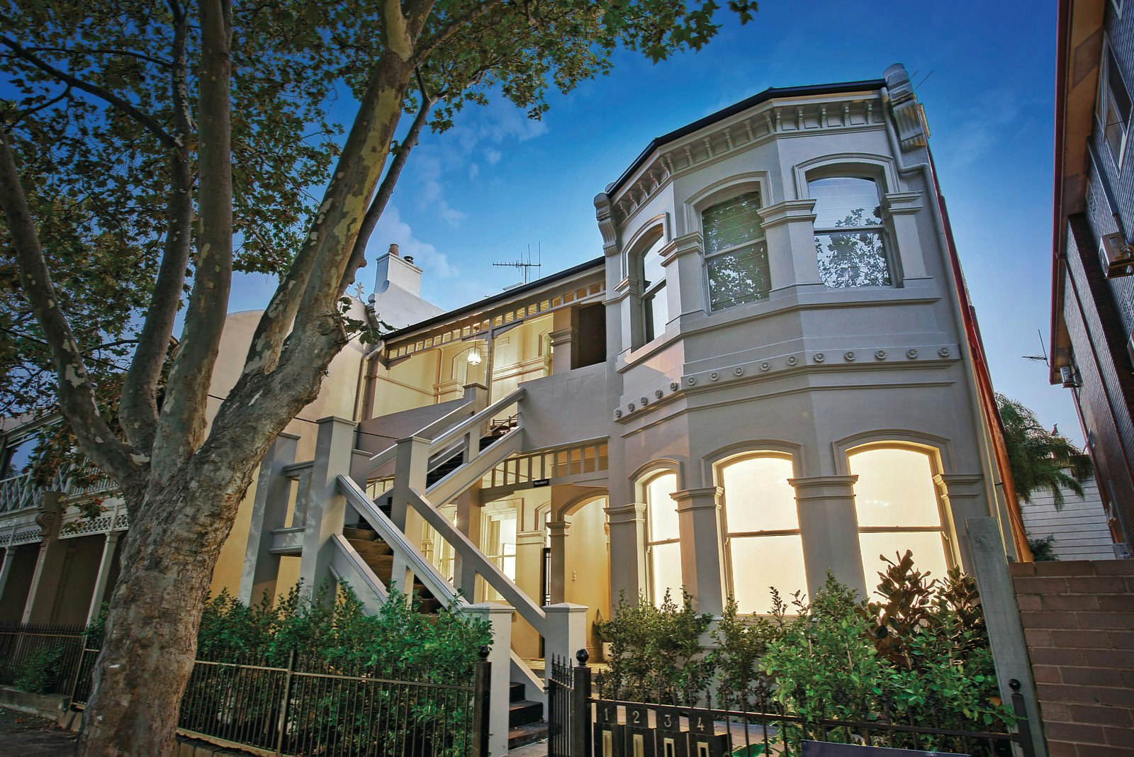 2/25 Acland Street, St Kilda, VIC