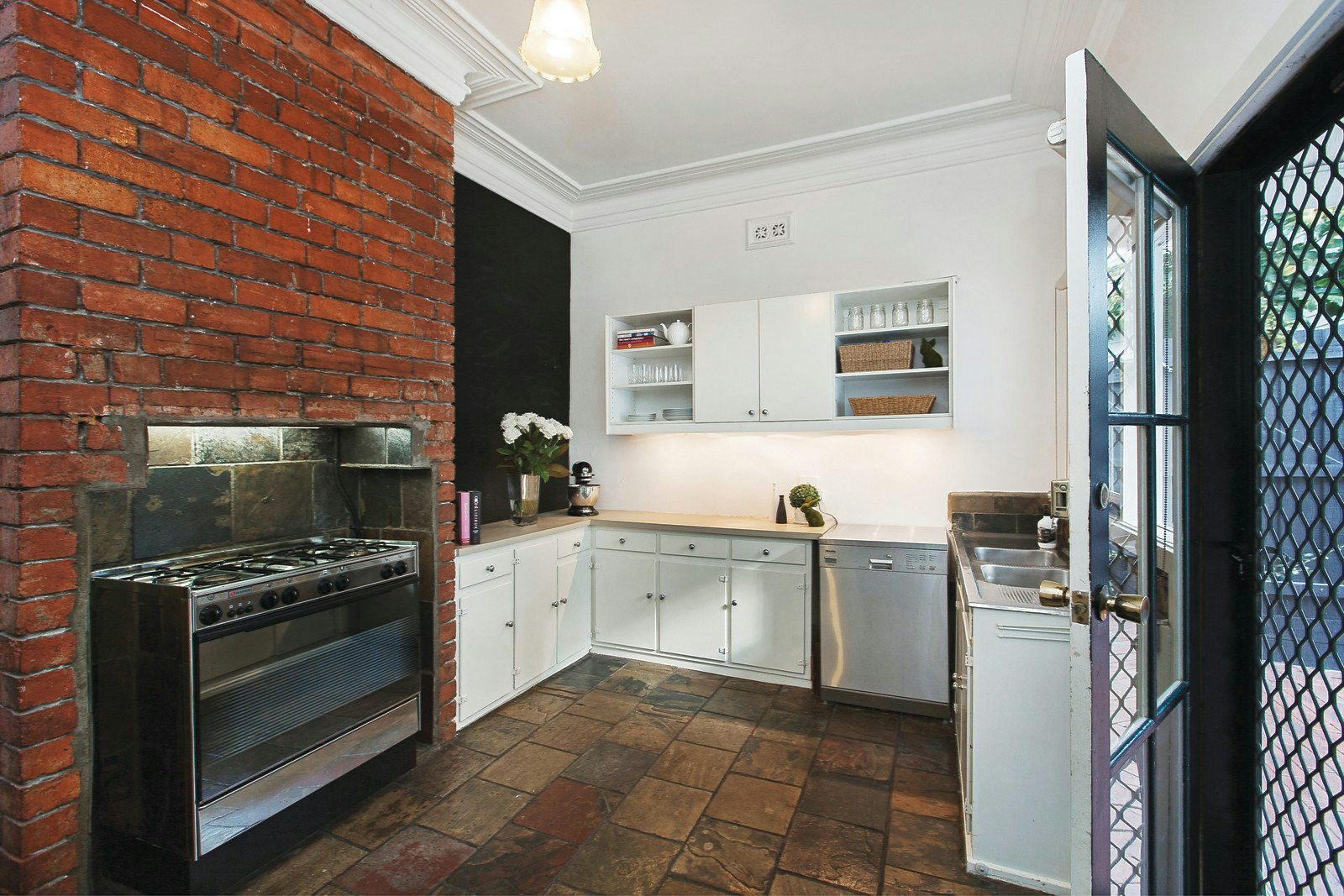 9 Emo Road, Malvern East, VIC