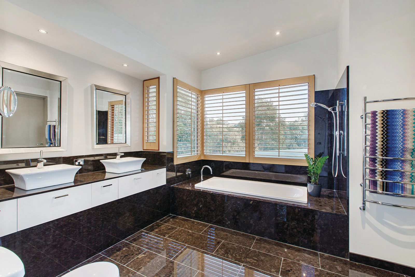 6-7 River Retreat, Kew, VIC